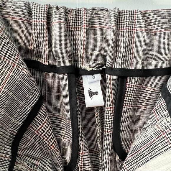 Wide-leg, stretchy plaid trousers for women - Picture 3 of 3